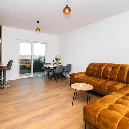 Luxury Golden Apartment
