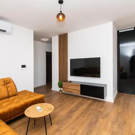Luxury Golden Apartment