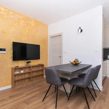 Luxury Golden *