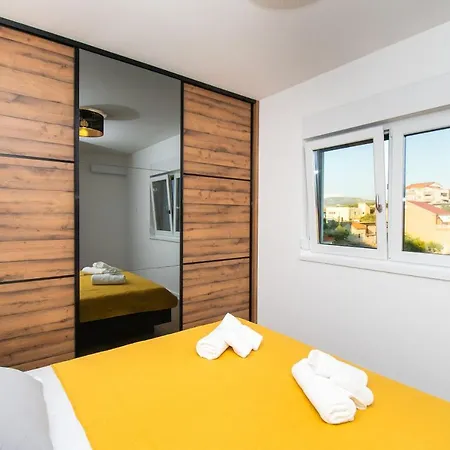 Luxury Golden Apartment *