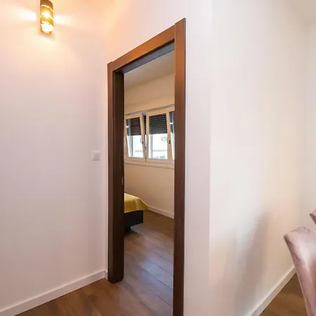 Apartment Luxury Golden
